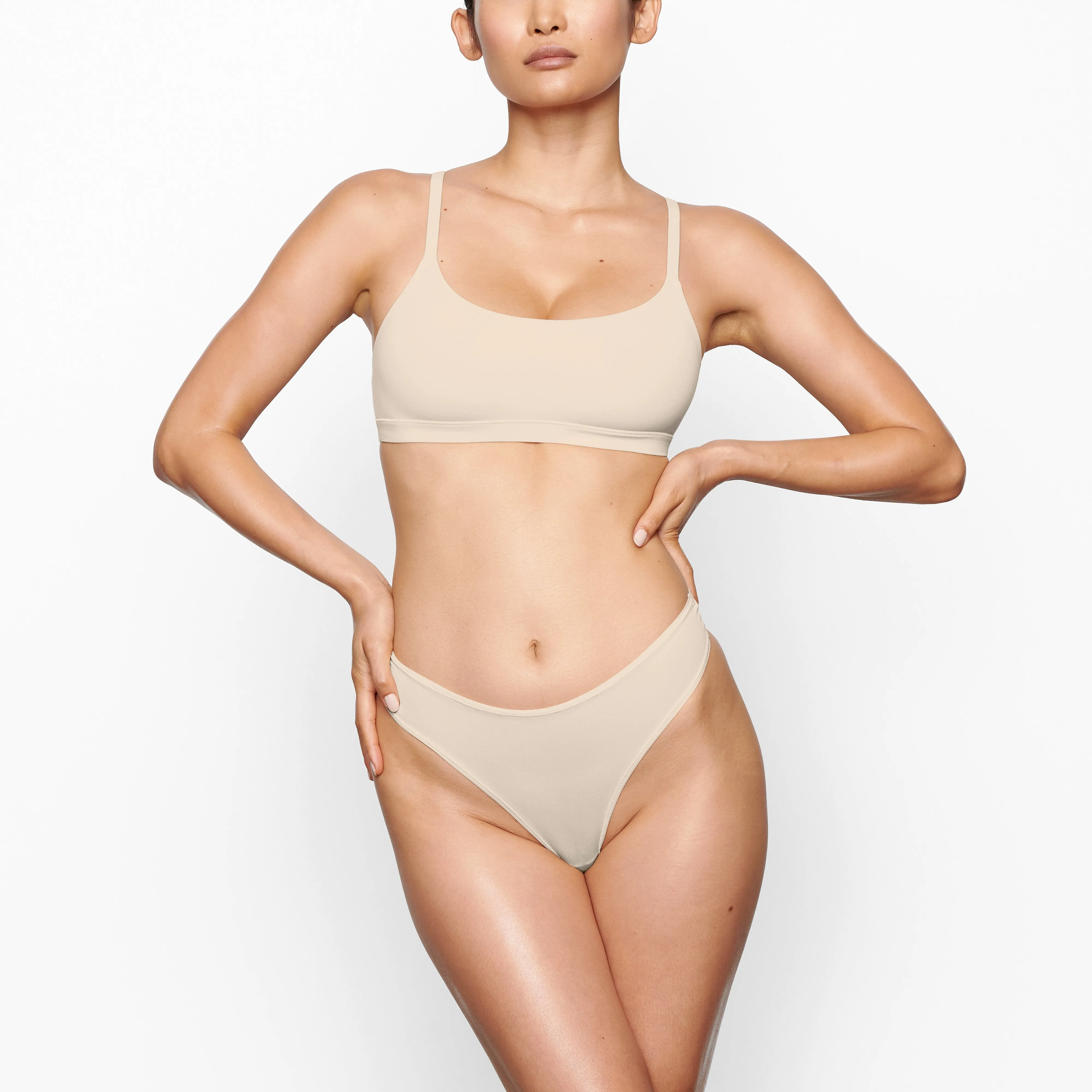 FITS EVERYBODY SCOOP NECK BRA | SAND